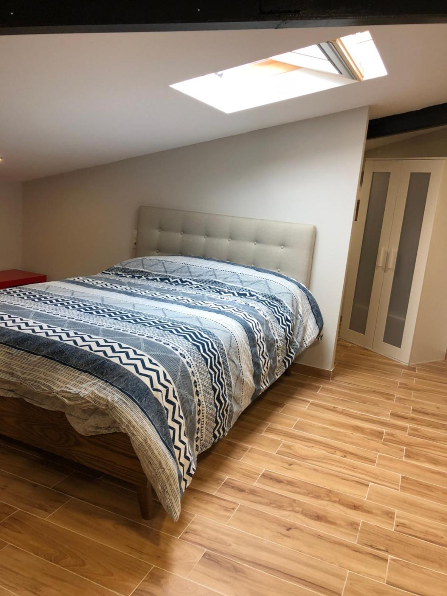 Apartamento Habitación Abuhardillado Con Cocina Bilbao